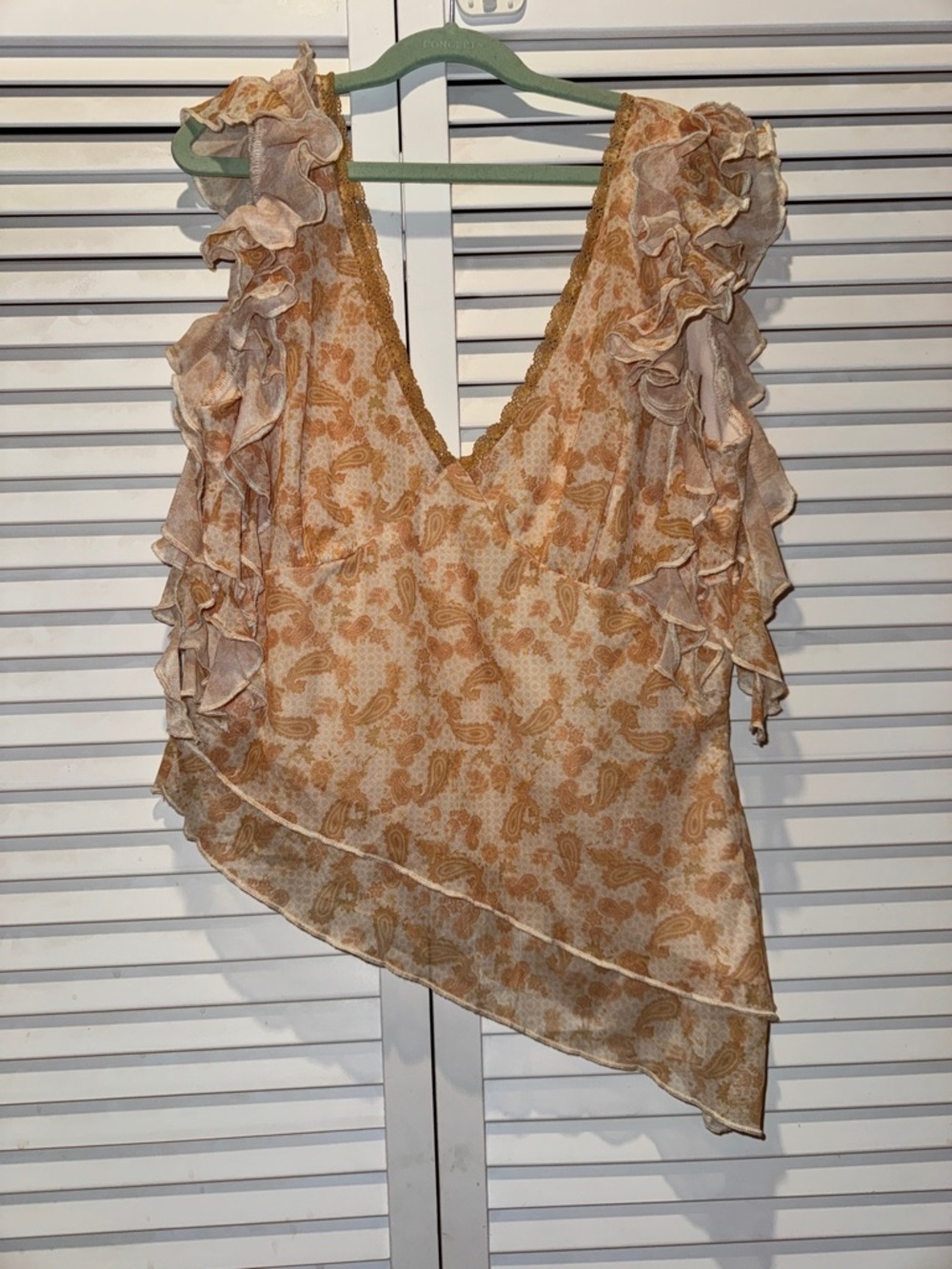 Ruffled V-Neck Paisley Sleeveless Top in Light Tan